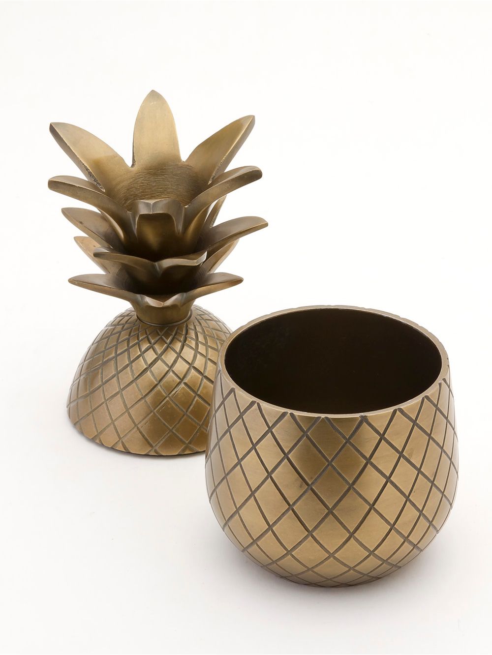 Adorno Piña Dorada - Landmark