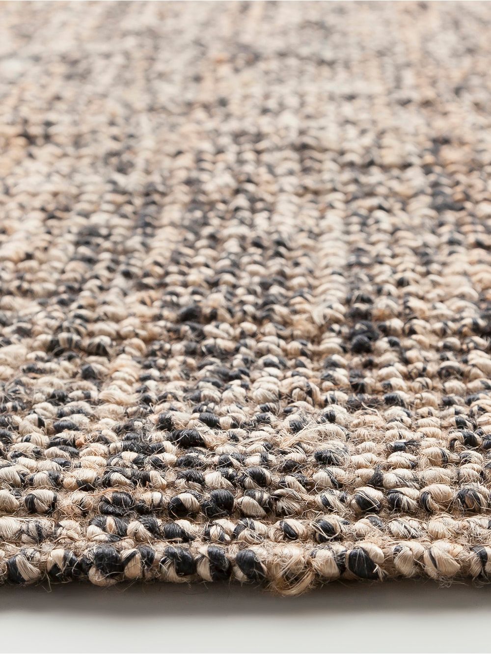 Mihran-Yute-BasicBlack-Yute-04