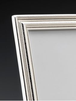 Portaretrato-cromado-20x25-CLEMENTA-Landmark-1