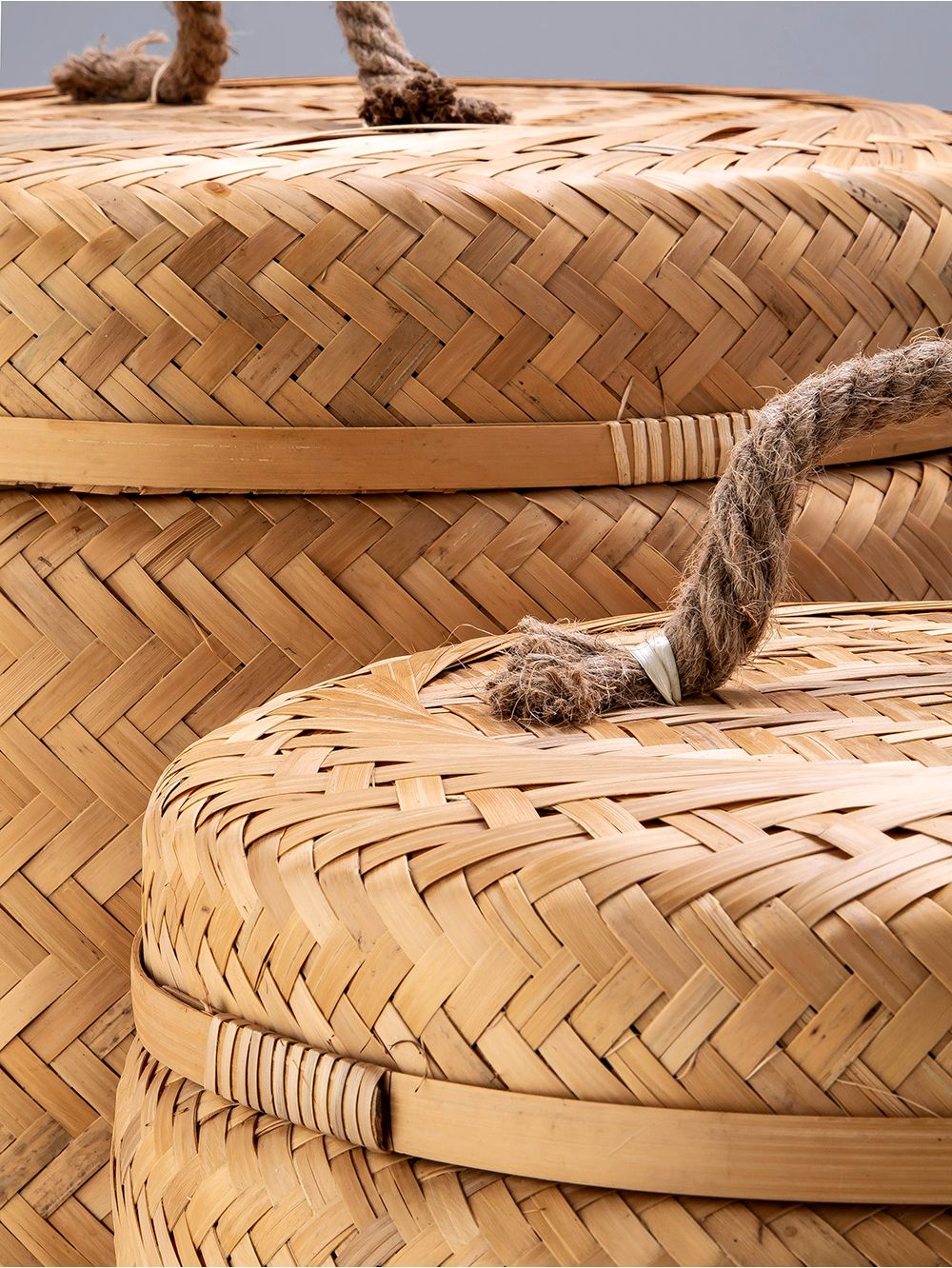 Canasto-tejido-rustico-de-bambu-CANASTO-GRETT-MEDIUM-Landmark-2