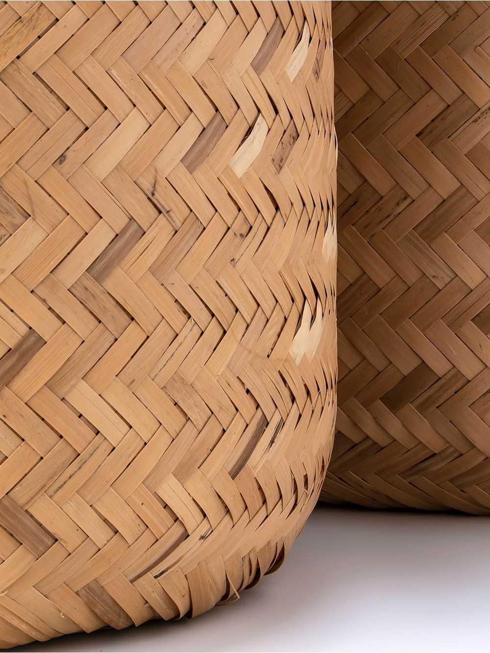 Canasto-tejido-rustico-de-bambu-CANASTO-GRETT-MEDIUM-Landmark-3