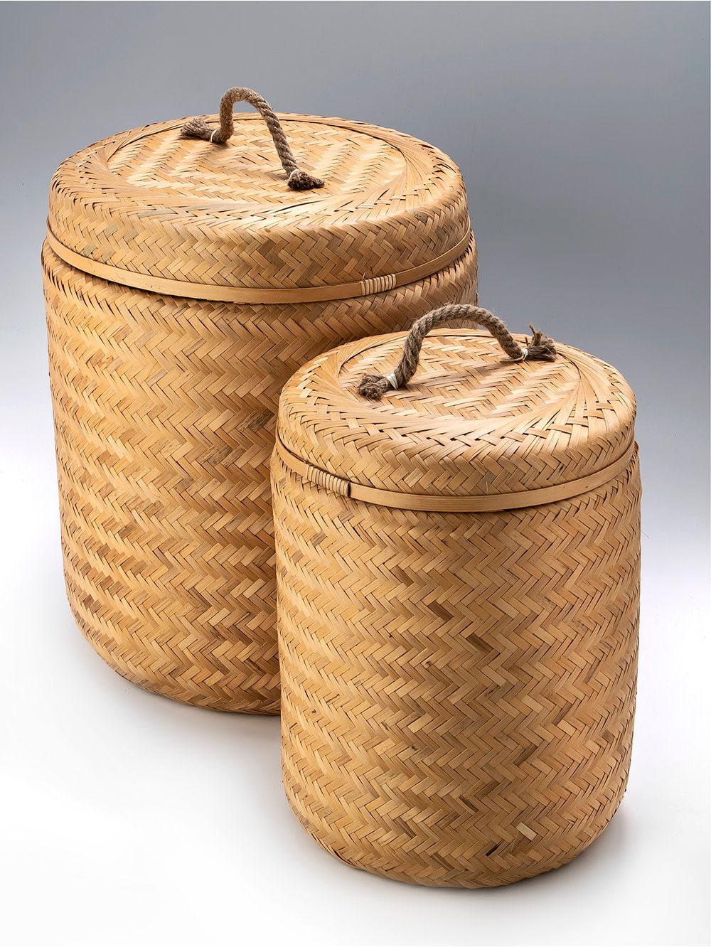 Canasto-tejido-rustico-de-bambu-CANASTO-GRETT-MEDIUM-Landmark-4