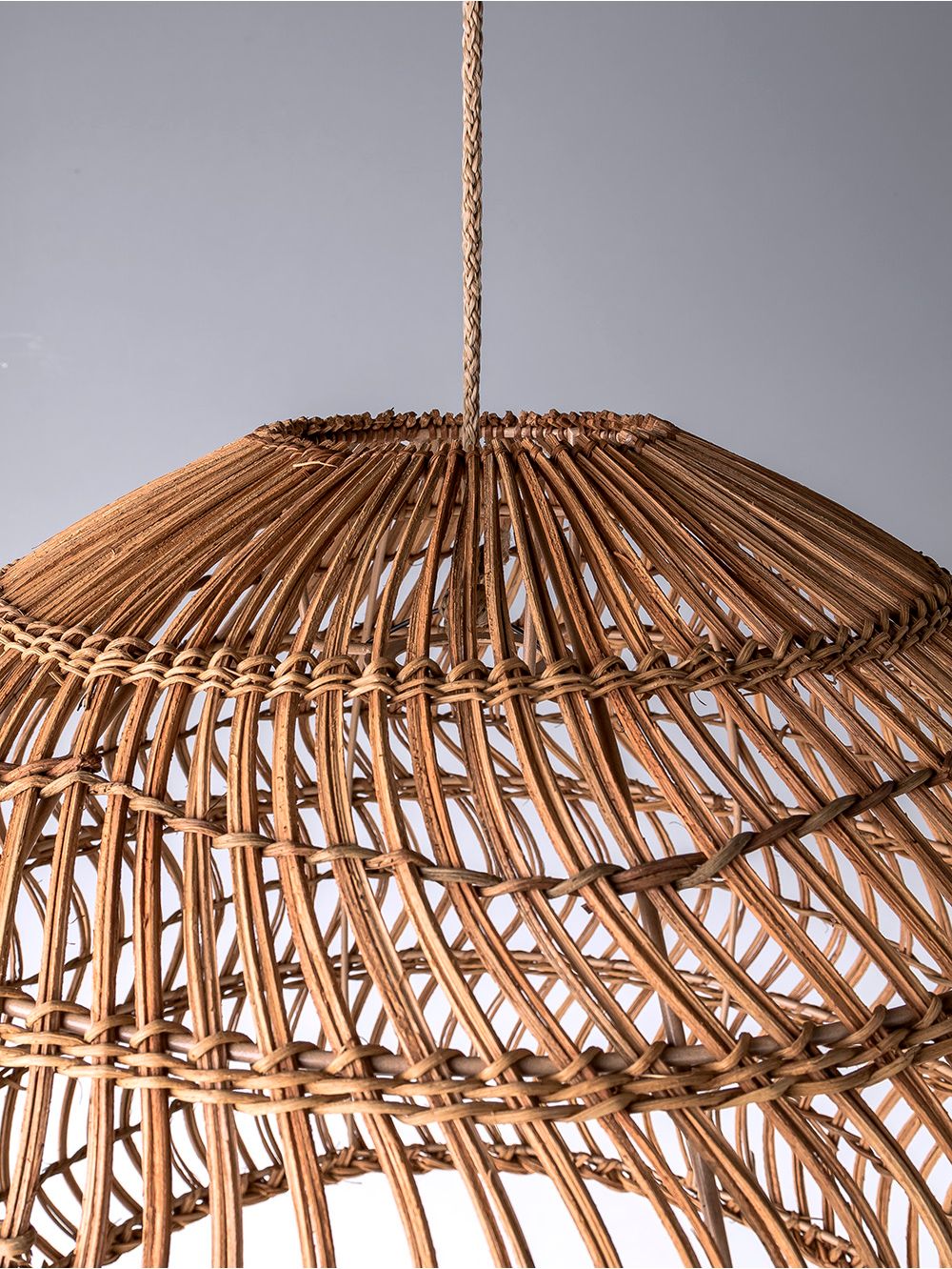 Pantalla-colgante-de-ratan-natural-RATTAN-LEEU-D45-Landmark-04