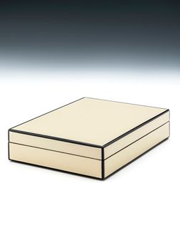 Caja-rectangular-blanca-y-negra-MARDIN-IVORY-20X15-Landmark-00