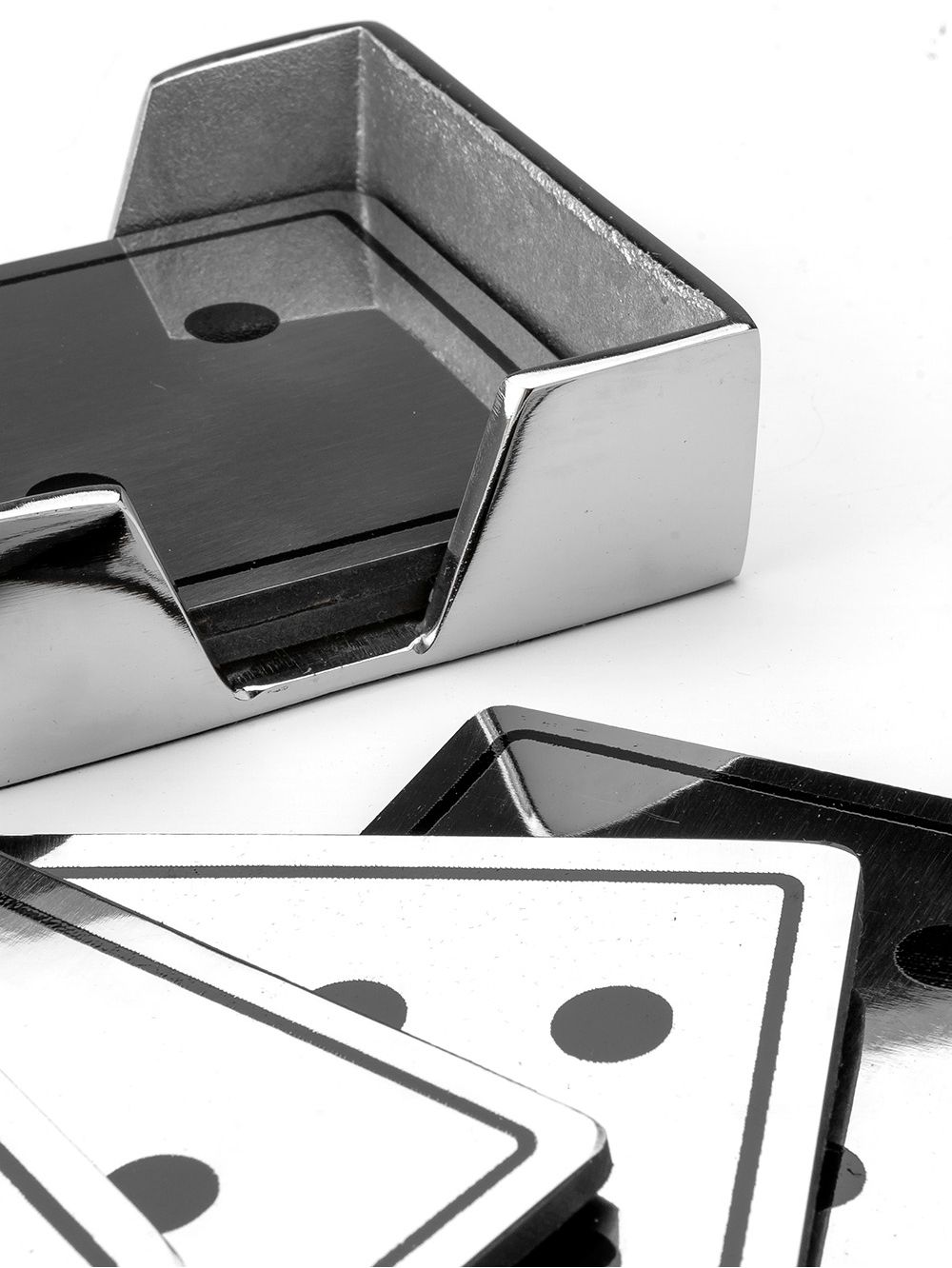 Posavasos-metalicos-cromados-DADOS-SETX6-Landmark-2