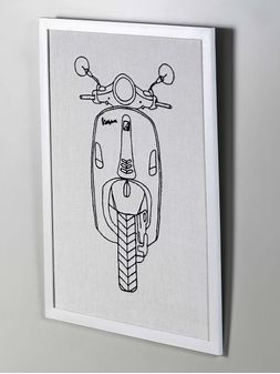 Cuadro-bordado-blanco-y-negro-VESPA-II-80-X-60-Landmark-01