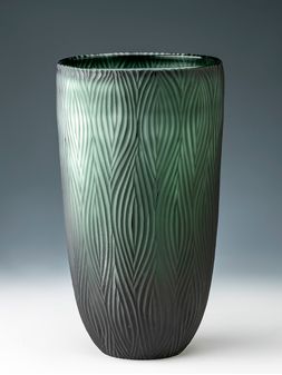 Florero-alto-verde-labrado-SYL-Landmark-00