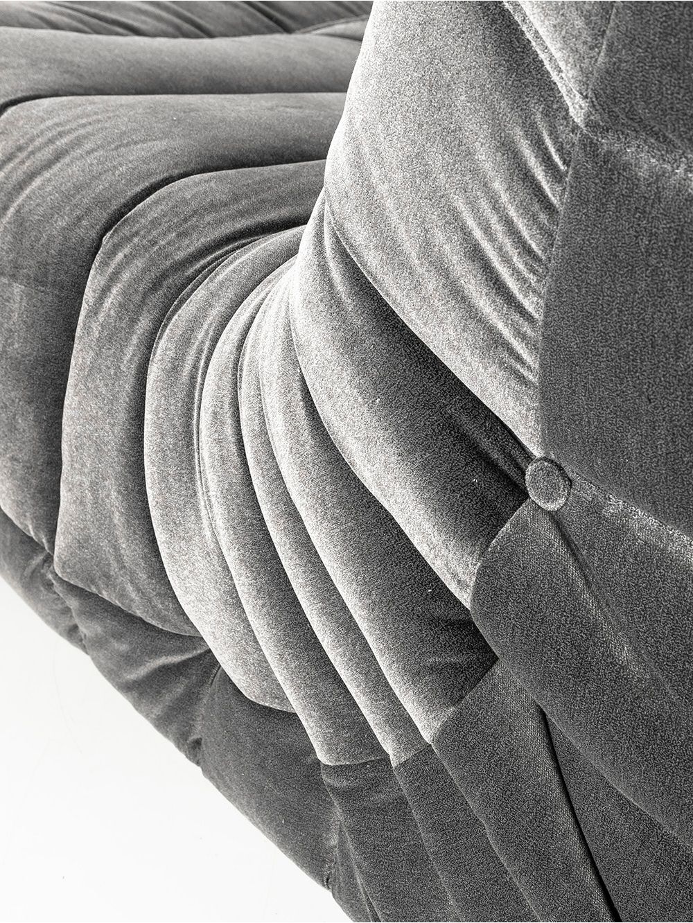 Sillon-tipo-puff-de-pana-TOGO-VELVET-GRIS-TOPO-Landmark-05