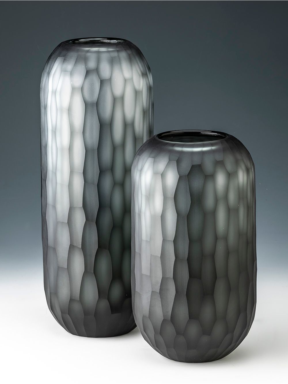 Florero-alto-gris-plomo-ERIE-LARGE-Landmark-05