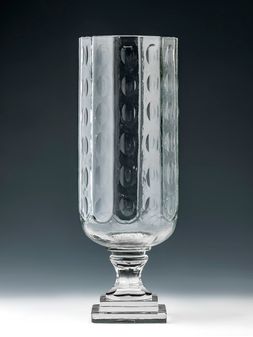 Florero-tipo-copon-de-vidrio-tallado-FLORERO-VILNA-Landmark-0