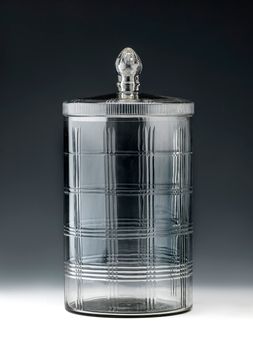 Frasco-alto-con-tapa-de-vidrio-tallado-FRASCO-SQUARE-MEDIUM-Landmark-0