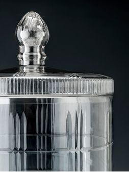 Frasco-alto-con-tapa-de-vidrio-tallado-FRASCO-SQUARE-MEDIUM-Landmark-1