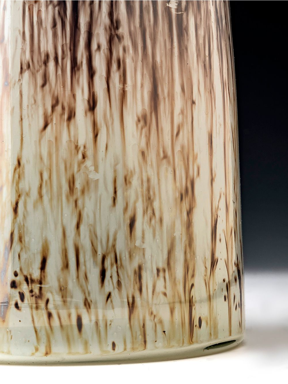 Florero-de-vidrio-moderno-beige-FLORERO-LOUDON-BEIGE-Landmark-2