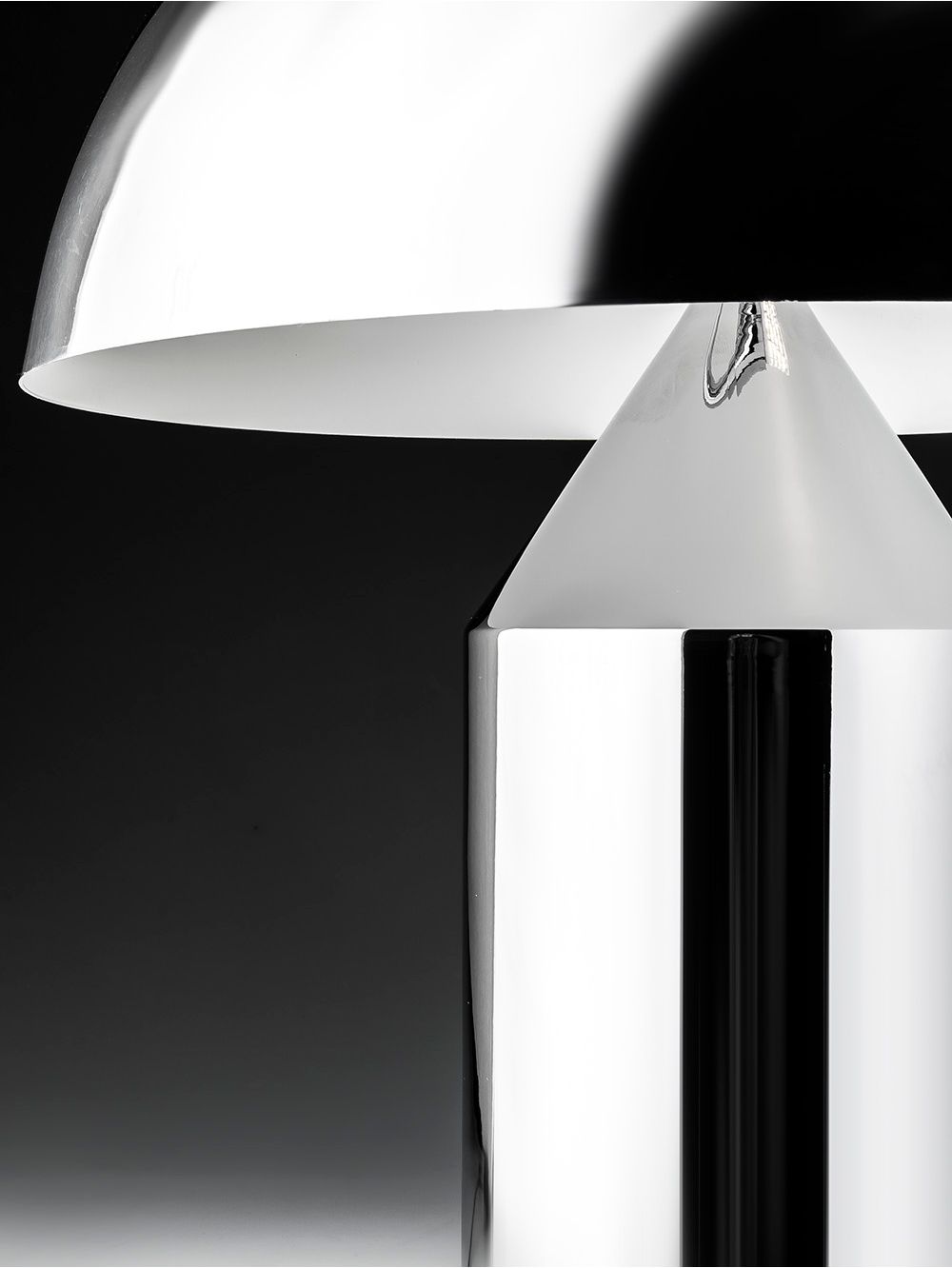 Lampara-de-mesa-cromada-NOLAN-CHROME-BIG-Landmark-01