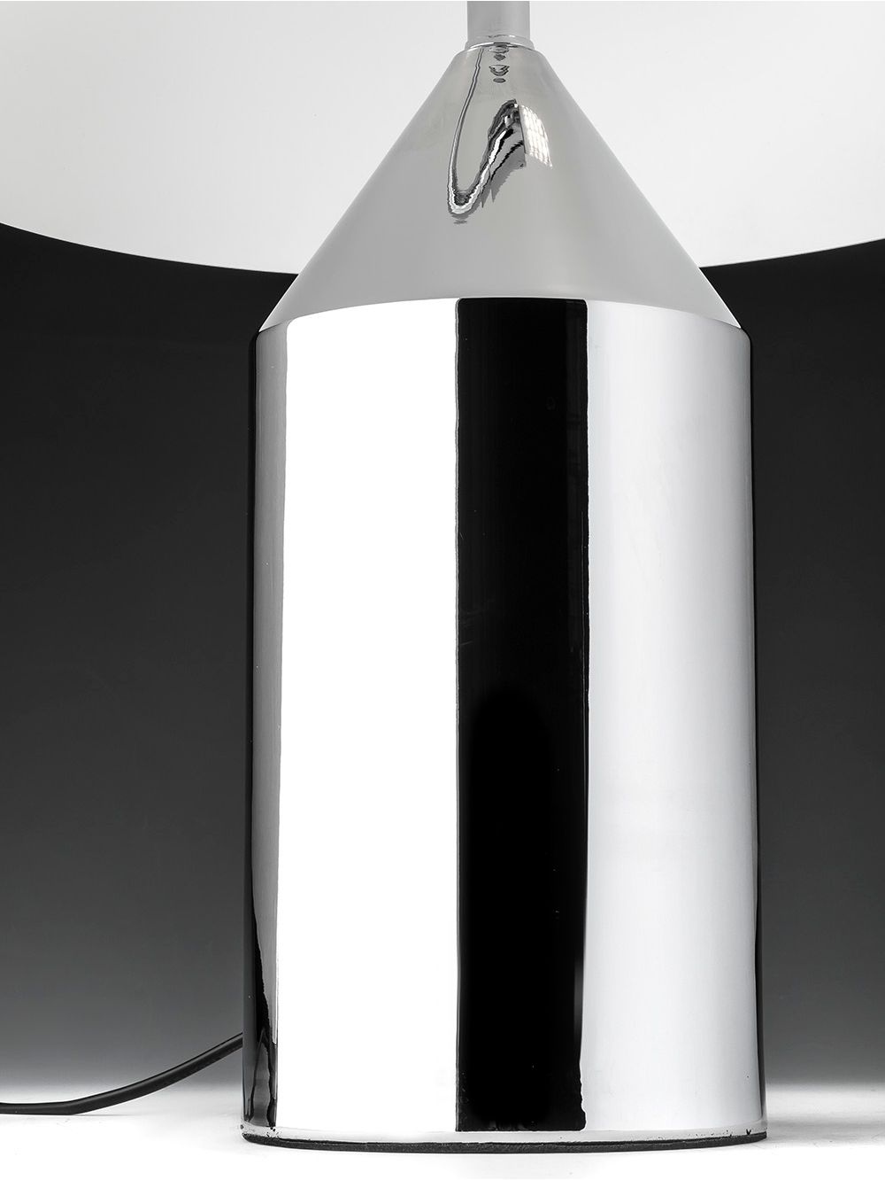 Lampara-de-mesa-cromada-NOLAN-CHROME-BIG-Landmark-02