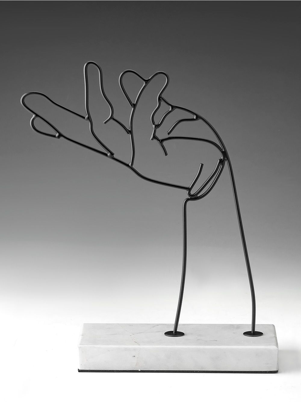 Figura-decorativa-moderna-HAND-Landmark-02