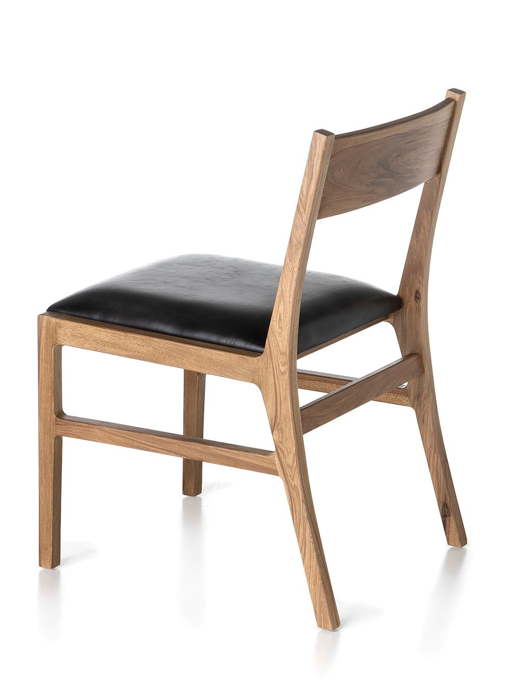 Silla-de-madera-con-asiento-tapizado-SUD-PETIRIBI-CUERO-NEGRO-Landmark-02