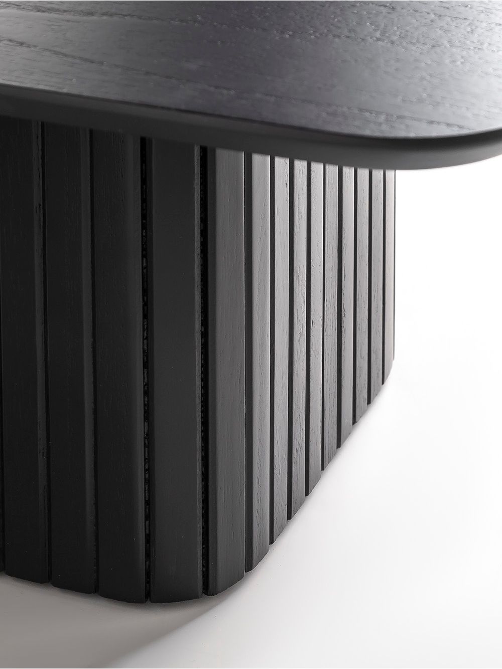 MESA-LATERAL-AMALFI-NEGRO-EN-KIRI-Y-PARAISO---CARPINTERIA-LANDMARK-03