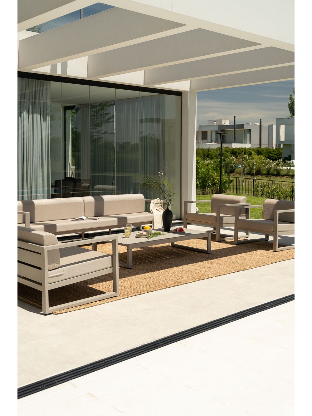 LANDMARK---PATIO---BEIGE---VERTICAL-16