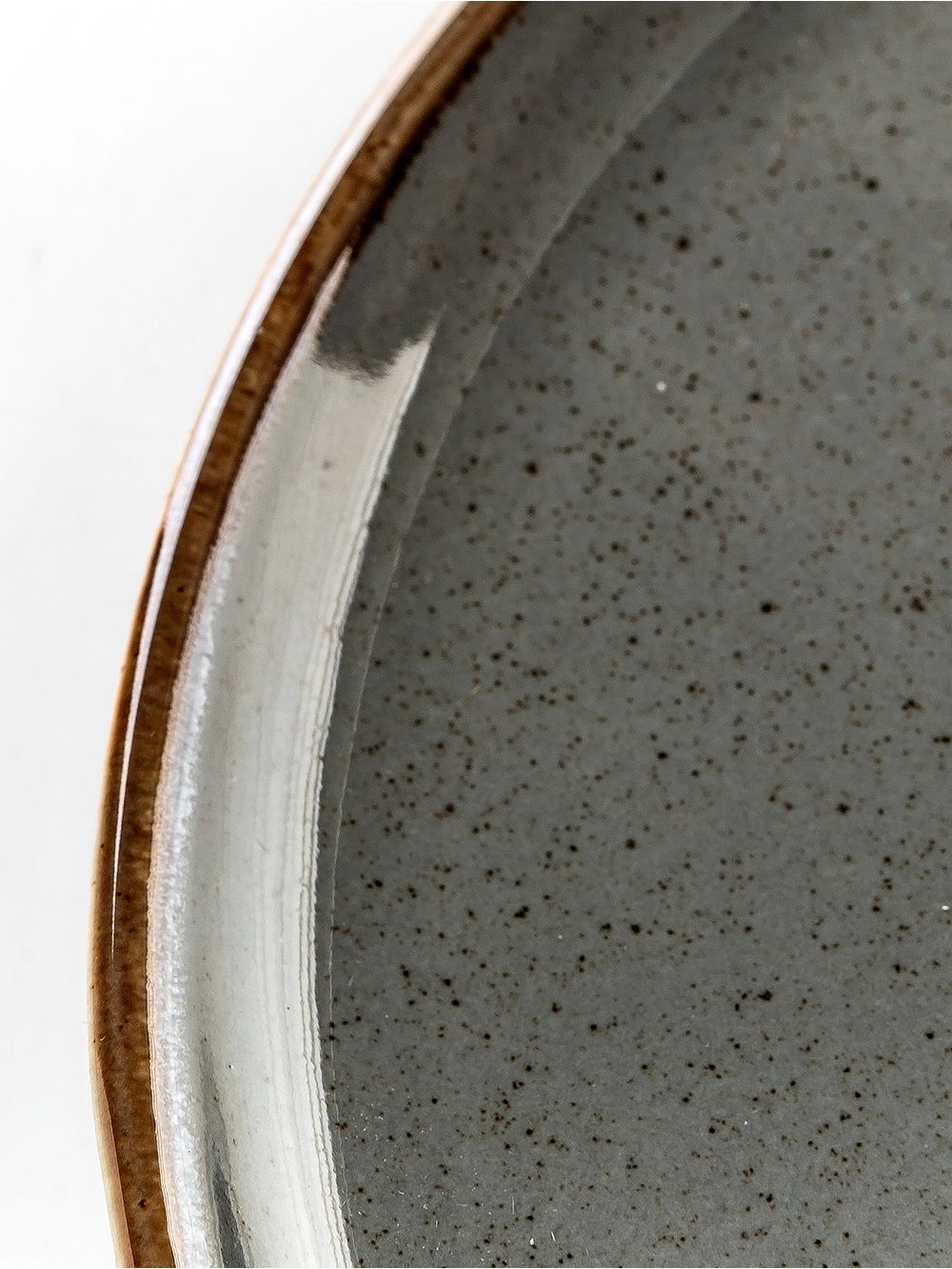 Plato-de-postre-gris-PLATO-DE-POSTRE-SEASONS-GREY-20-CM-Landmark-1