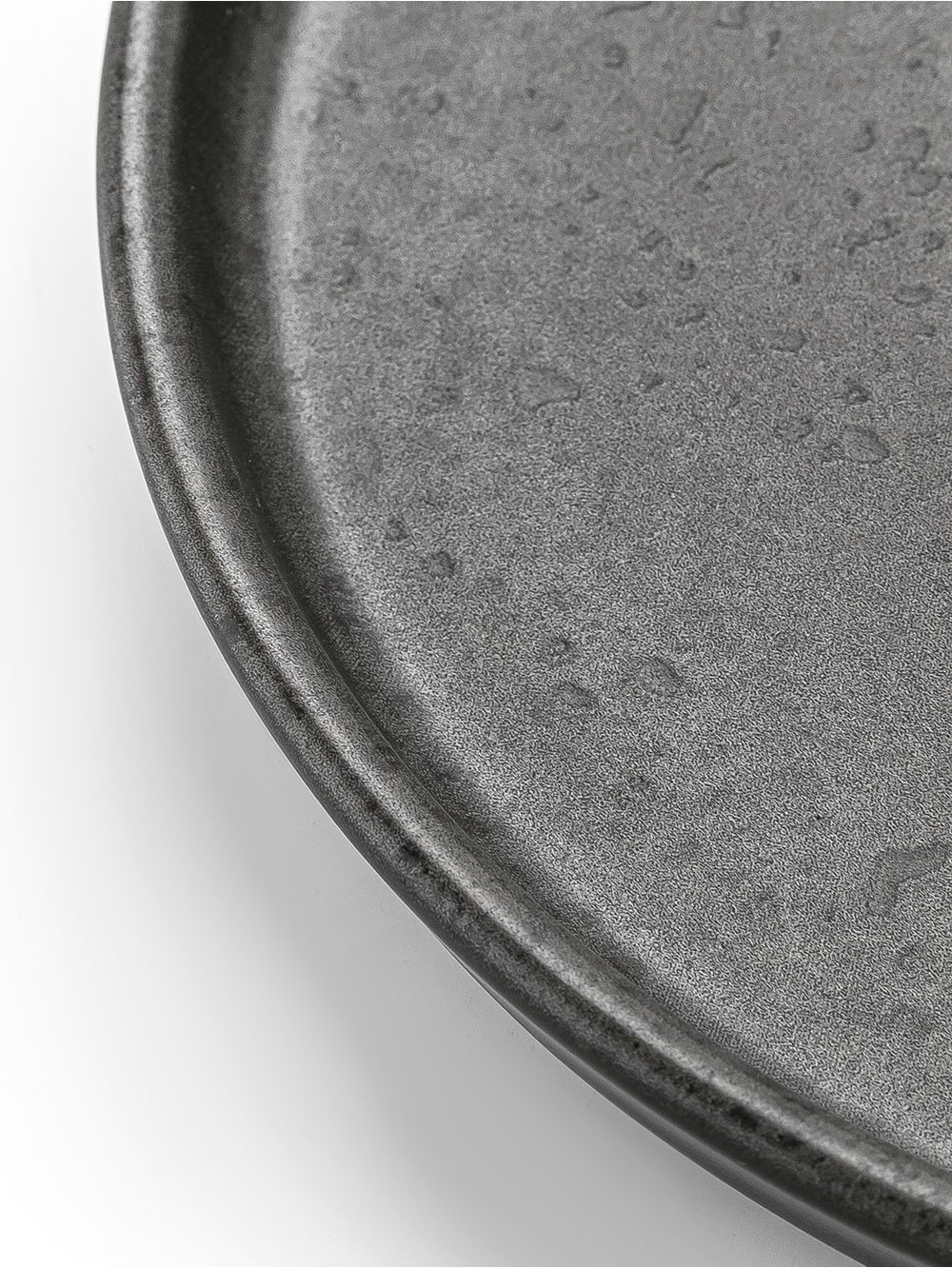 plato-negro-PLATO-POSTRE-IRONSTONE-21-CM-LAIN-1