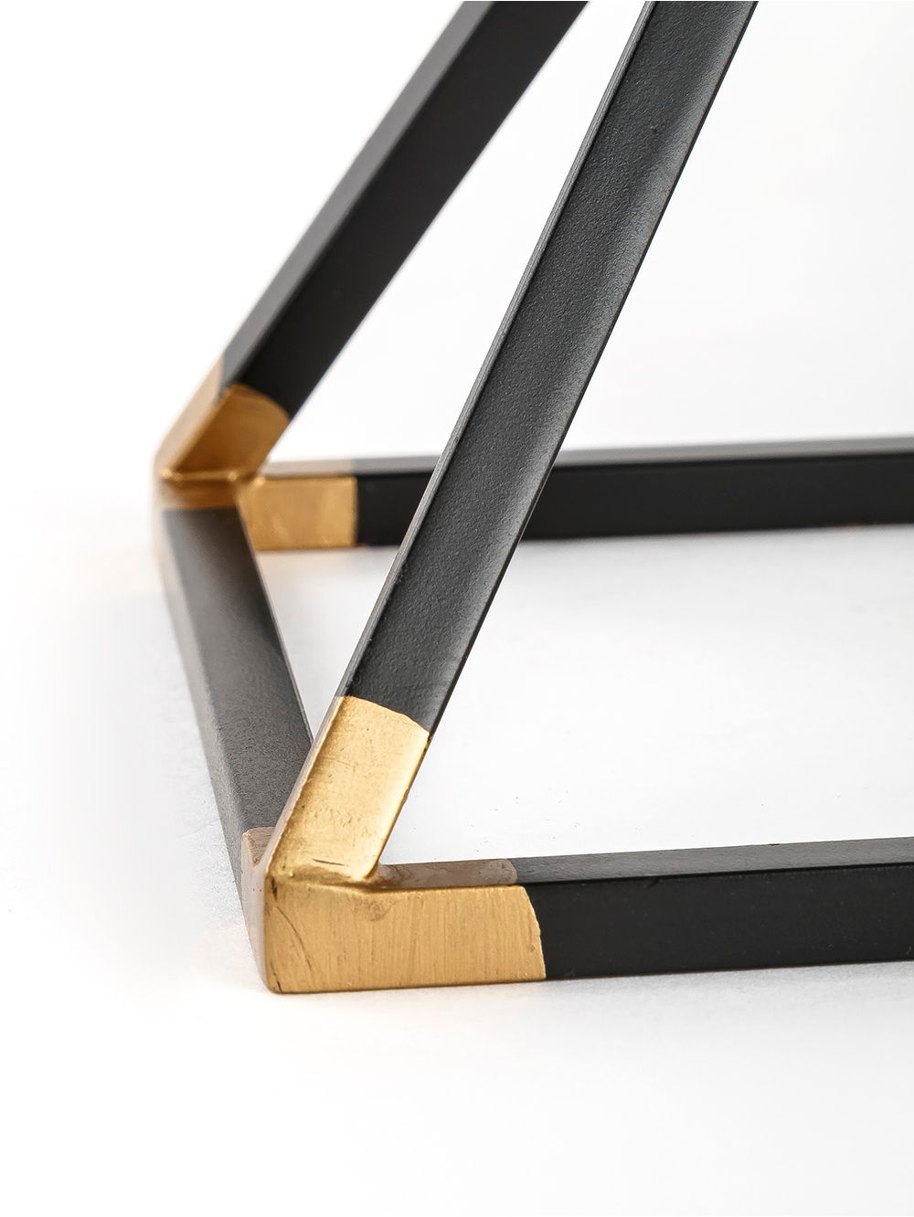 decoracion-para-living-TRIANGULO-LORAN-NEGRO-FASH-1