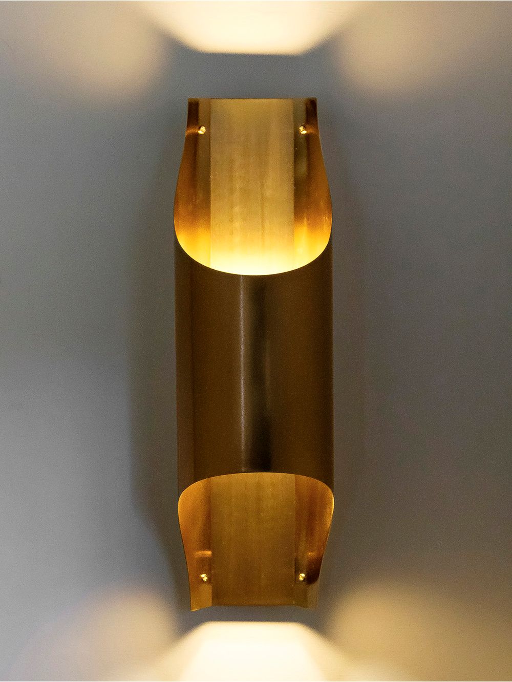 aplique-pared-dorado-APLIQUE-DE-PARED-CATHE-U2-4