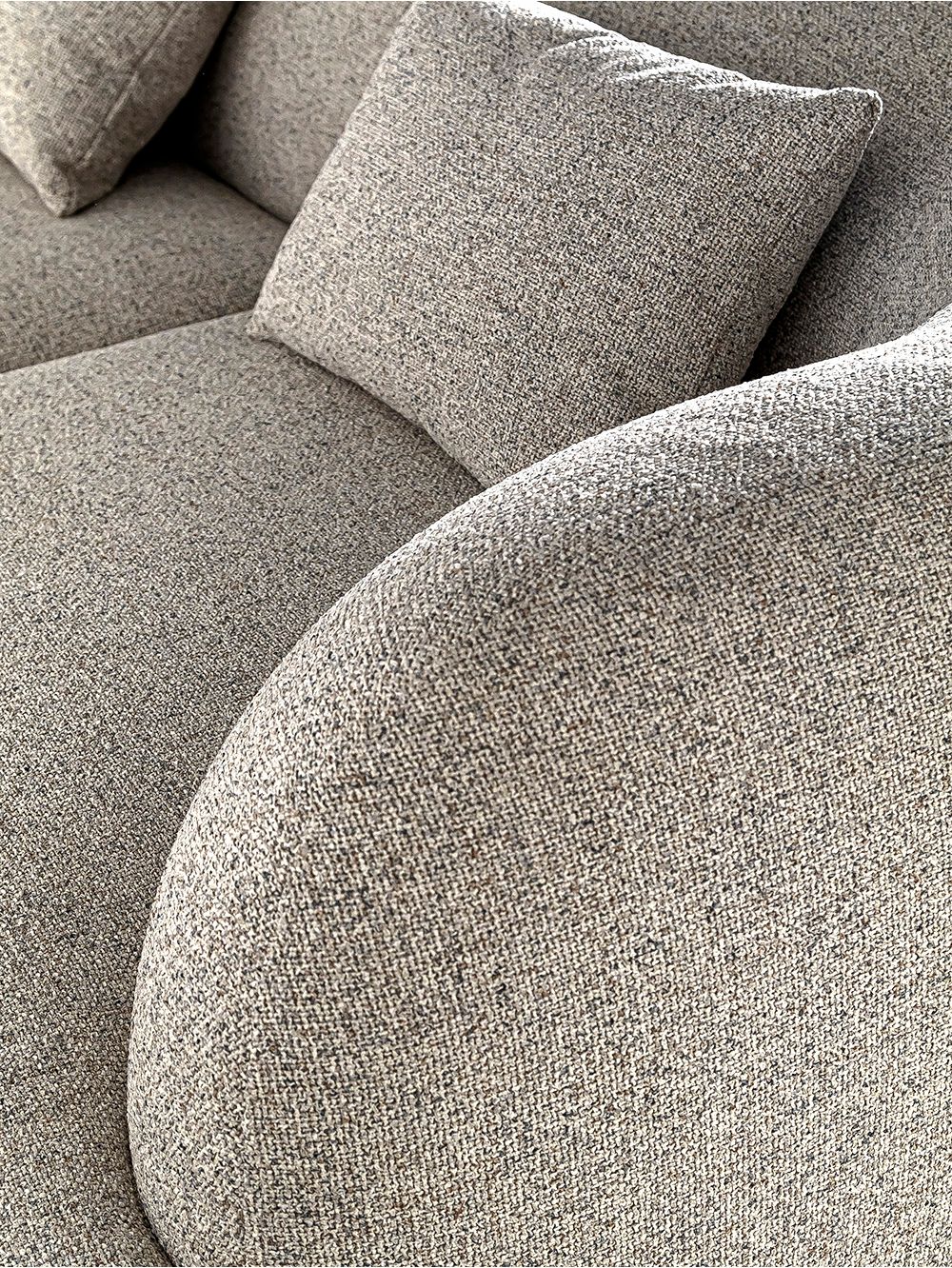 sofa-3-cuerpos-moderno-SOFA-LENNON-HEVRE-CREAM-GREY-FABRICA-1