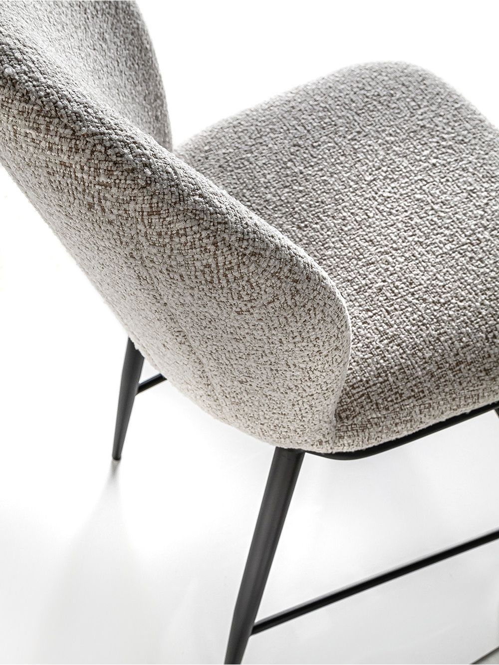 BANQUETA-EMI-LIGTH-GREY-FUTURO-3