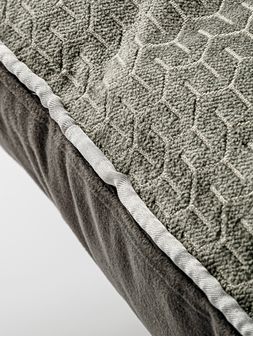 ALMOHADON-DRIVE-GREY-45X45-COSMOS-1