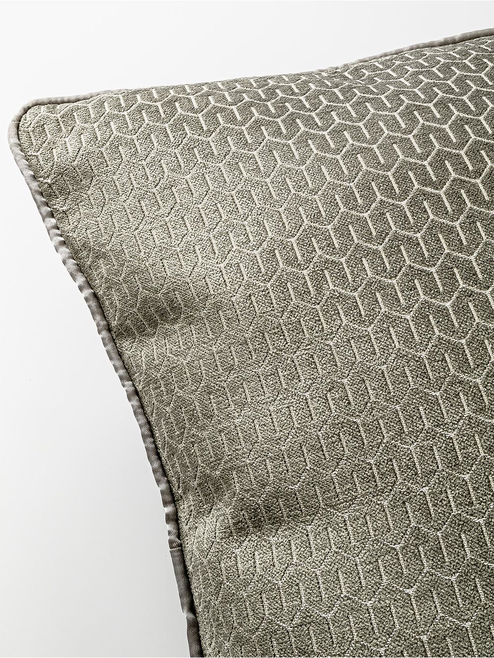 ALMOHADON-DRIVE-GREY-45X45-COSMOS-2