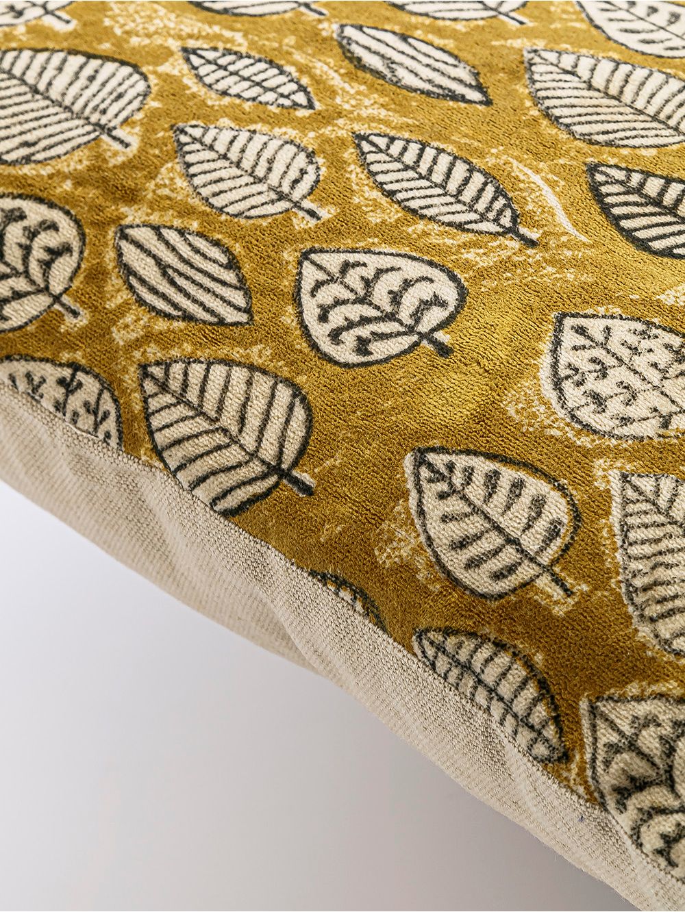 ALMOHADON-IVEN-BEIGE-35X50-KATA-4