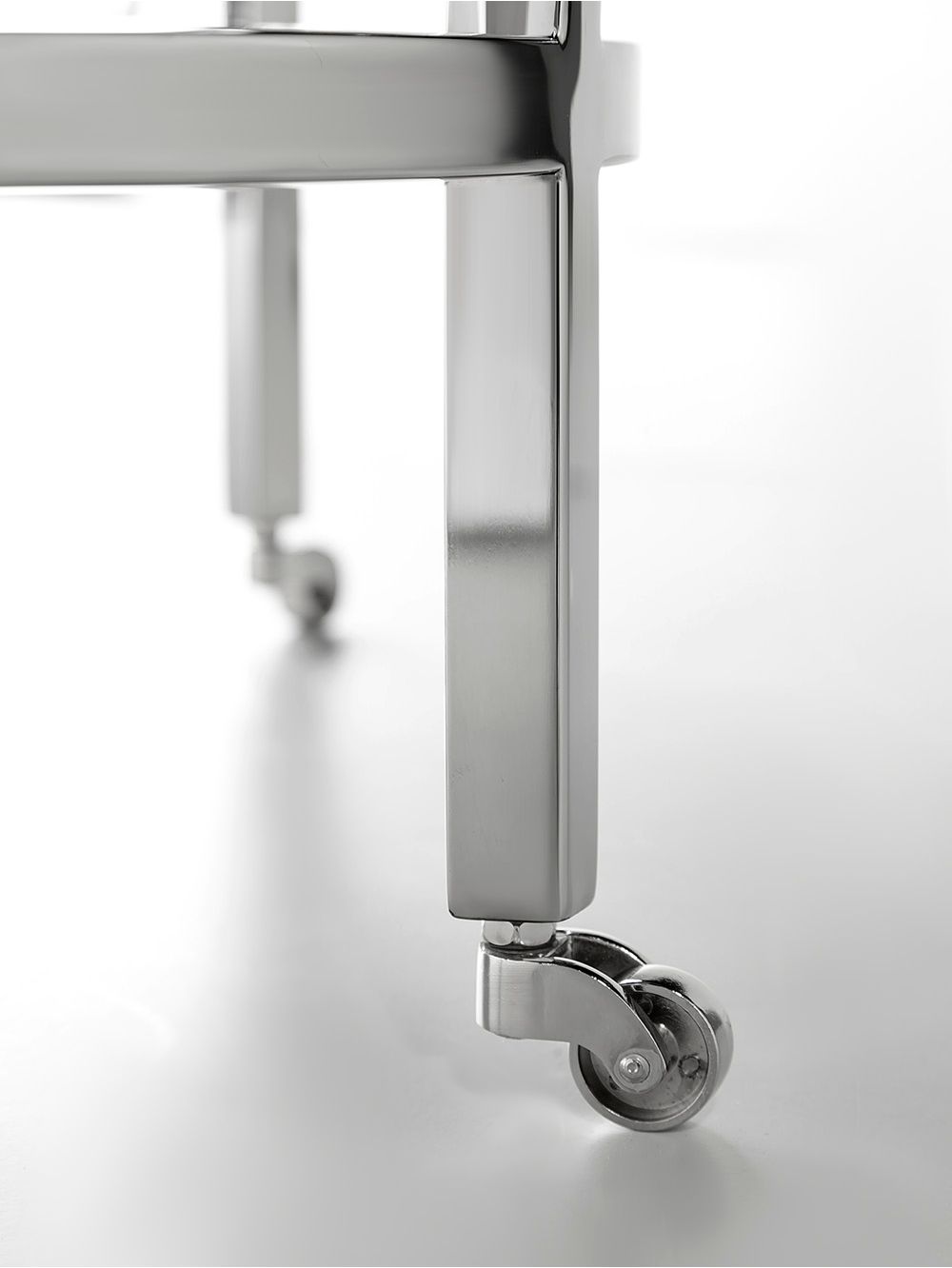 Landmark-Muebles-Vodka-MesaAuxiliar-4